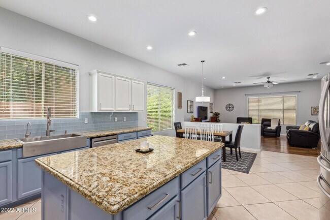 Building Photo - 4250 S Lafayette Dr