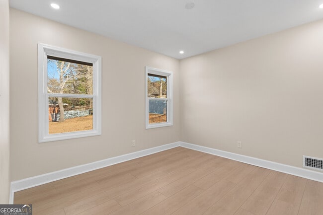 Building Photo - 1766 Flintwood Dr SE