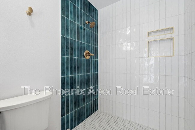 Building Photo - 507 W Nopal Ave