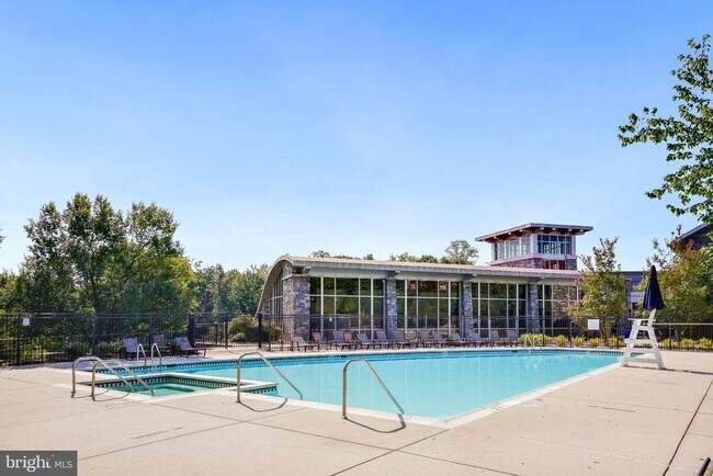 Building Photo - 14899 Potomac Branch Dr