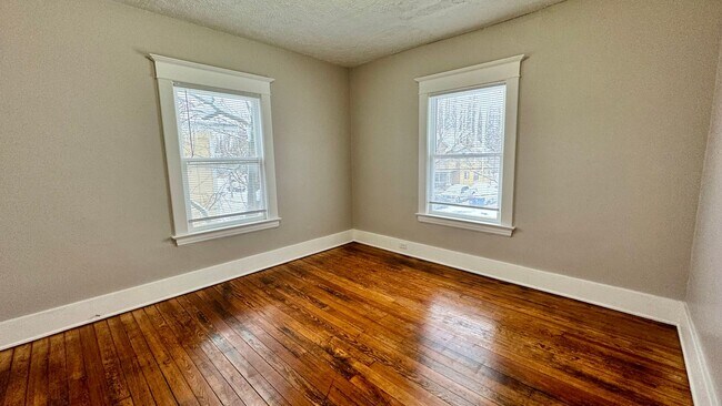 Building Photo - 843-845 Prince SE