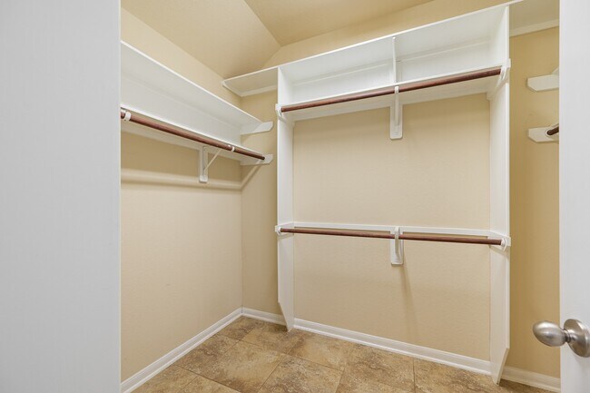 Building Photo - 207 Lockridge Hill Ln