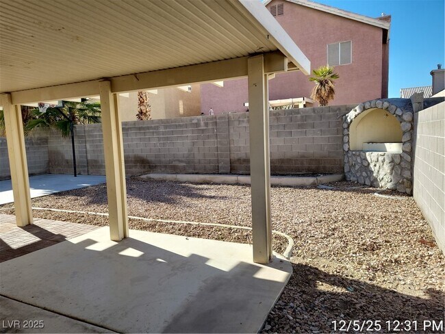 Building Photo - 5921 Royal Castle Ln