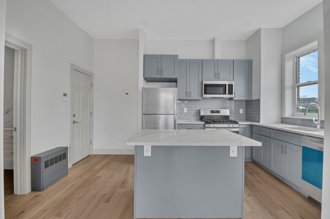 Building Photo - 155 25th St