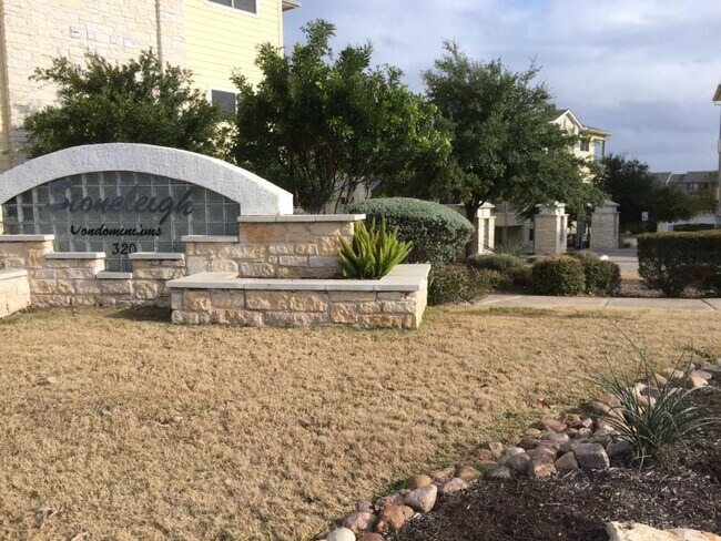 Building Photo - 2320 Gracy Farms Ln