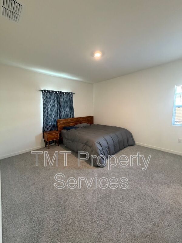 Building Photo - 1705 Orchid Ave