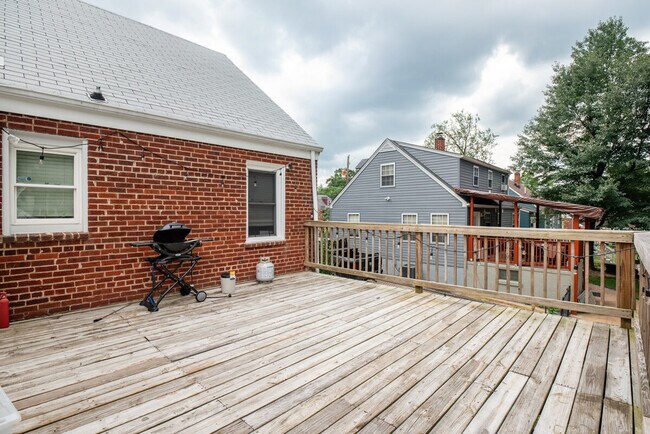 Building Photo - 4203 73rd Ave