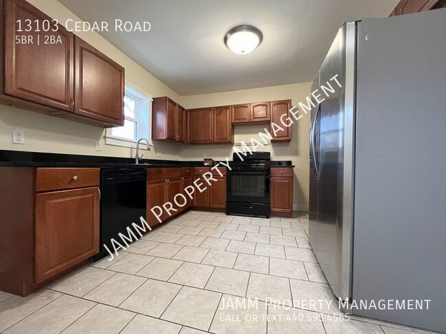 Building Photo - Cleveland Heights: 5-Bedroom 2.5-Bathrooms...