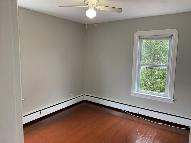 Building Photo - 104 Webster St