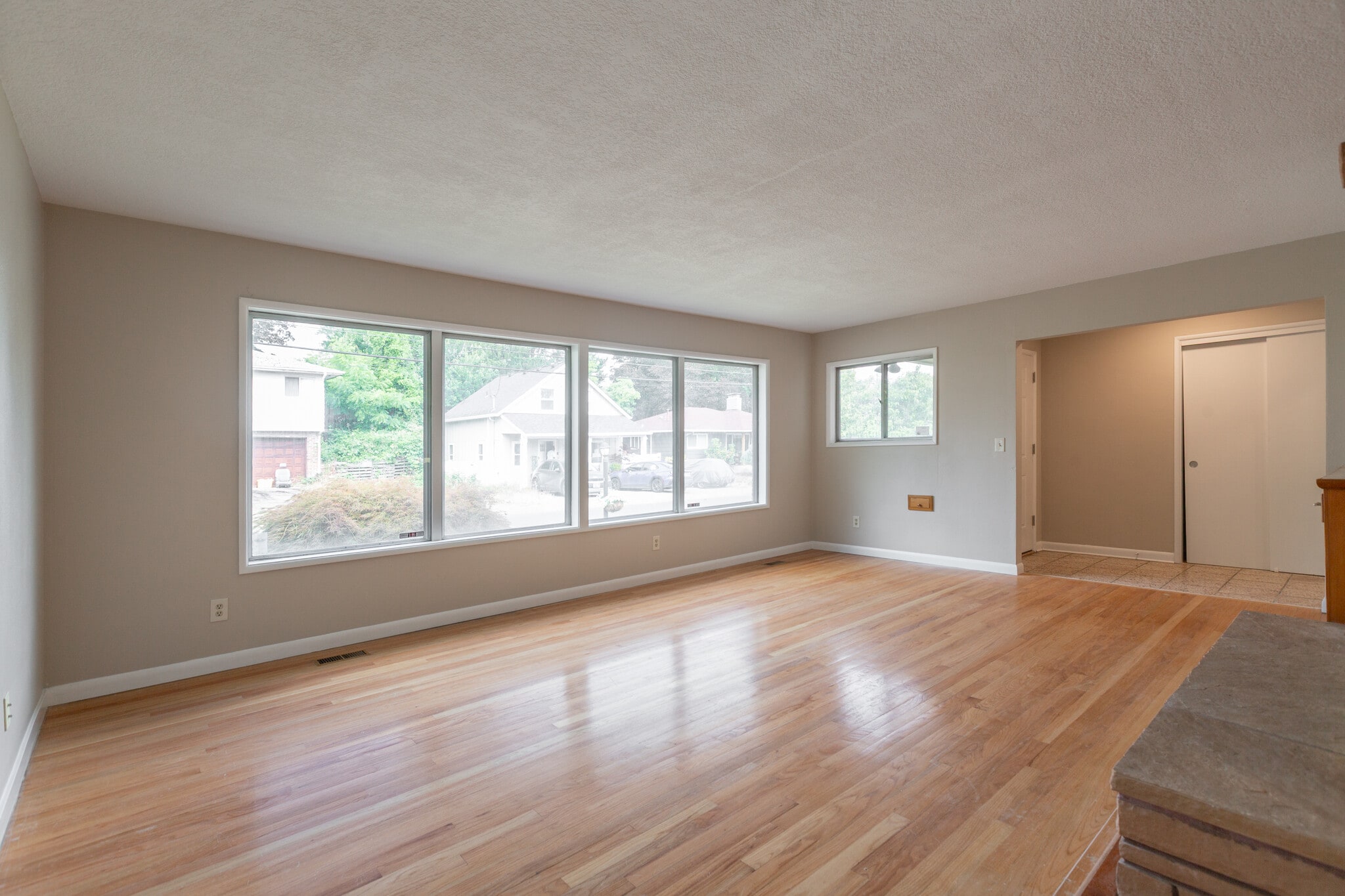Building Photo - 3728 SE 49th Ave