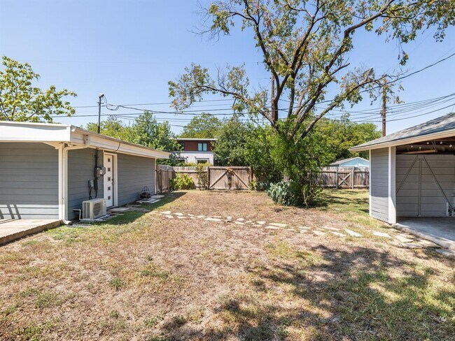 Building Photo - 1112 Arcadia Ave