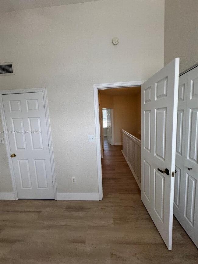 Building Photo - 775 SW 148th Ave