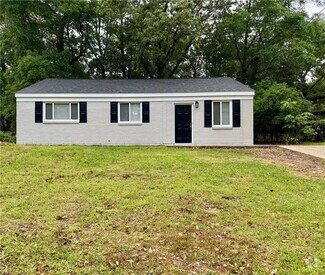 Building Photo - 4015 Meadowwood Curve