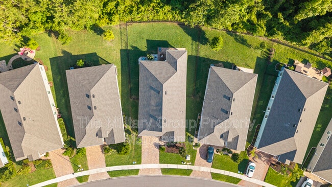 Building Photo - 383 St Vincent Dr