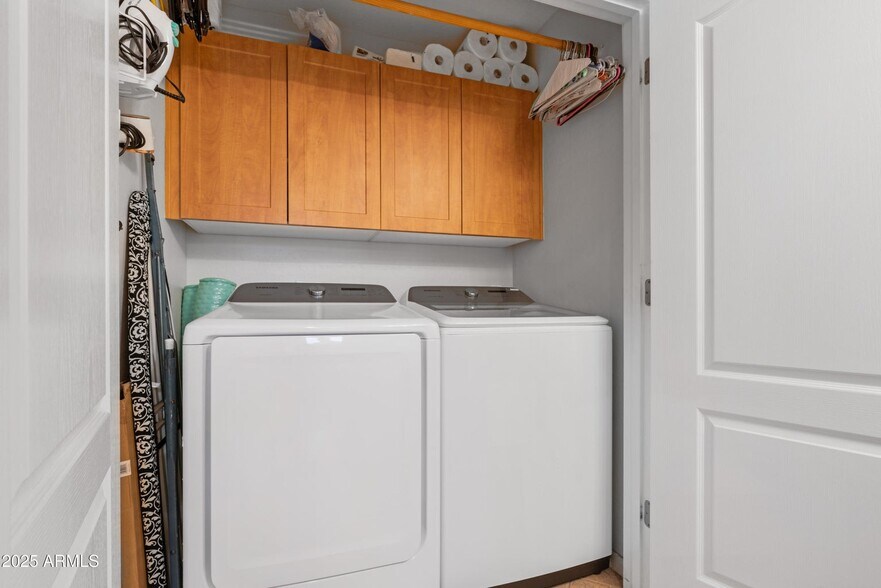 Laundry - 16 W Encanto Blvd