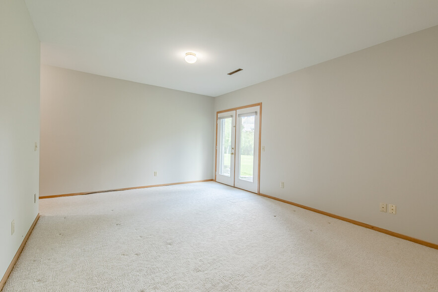 Building Photo - 2931 Marina Dr