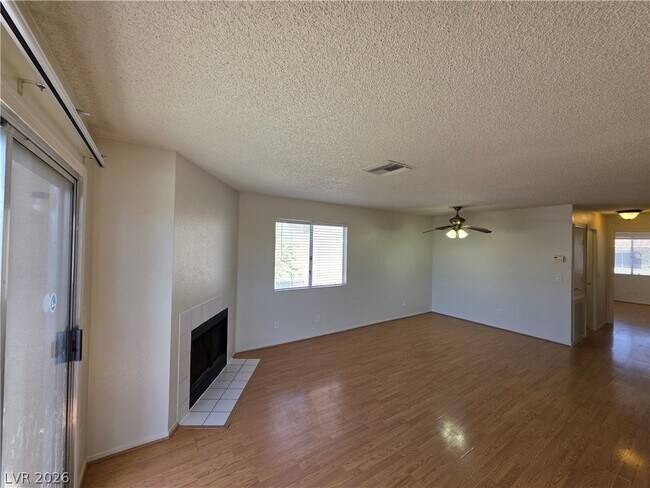 Building Photo - 2200 Highpointe Dr