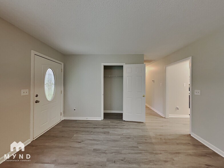 Building Photo - 2028 Collier Rd