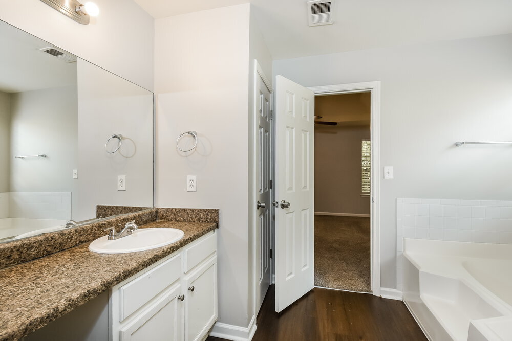 Building Photo - 3209 Lower Creek Dr