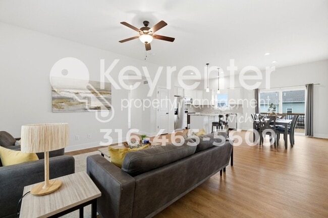 Building Photo - Beautiful 5 bedroom home near highways and schools!