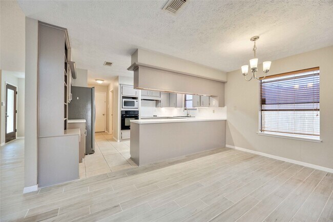 Building Photo - 21214 Park Bend Dr
