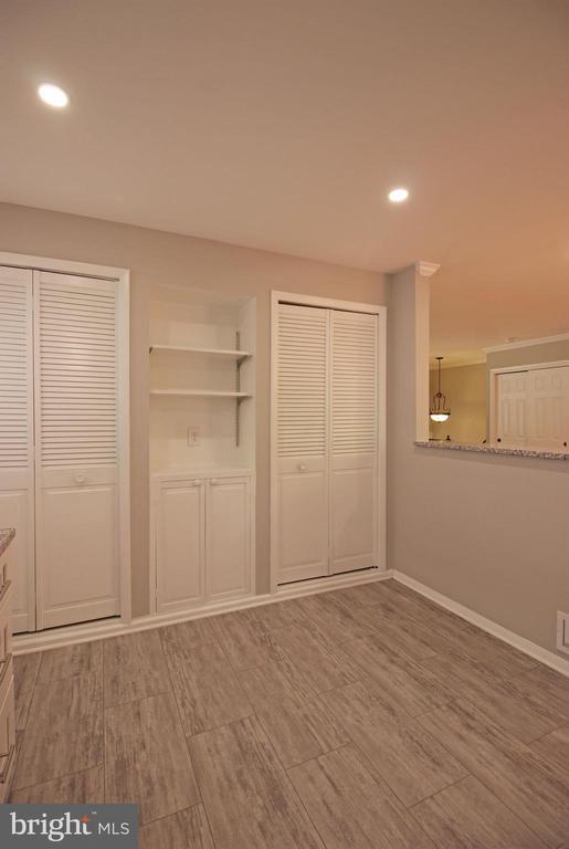Building Photo - 102 Yeonas Dr SE