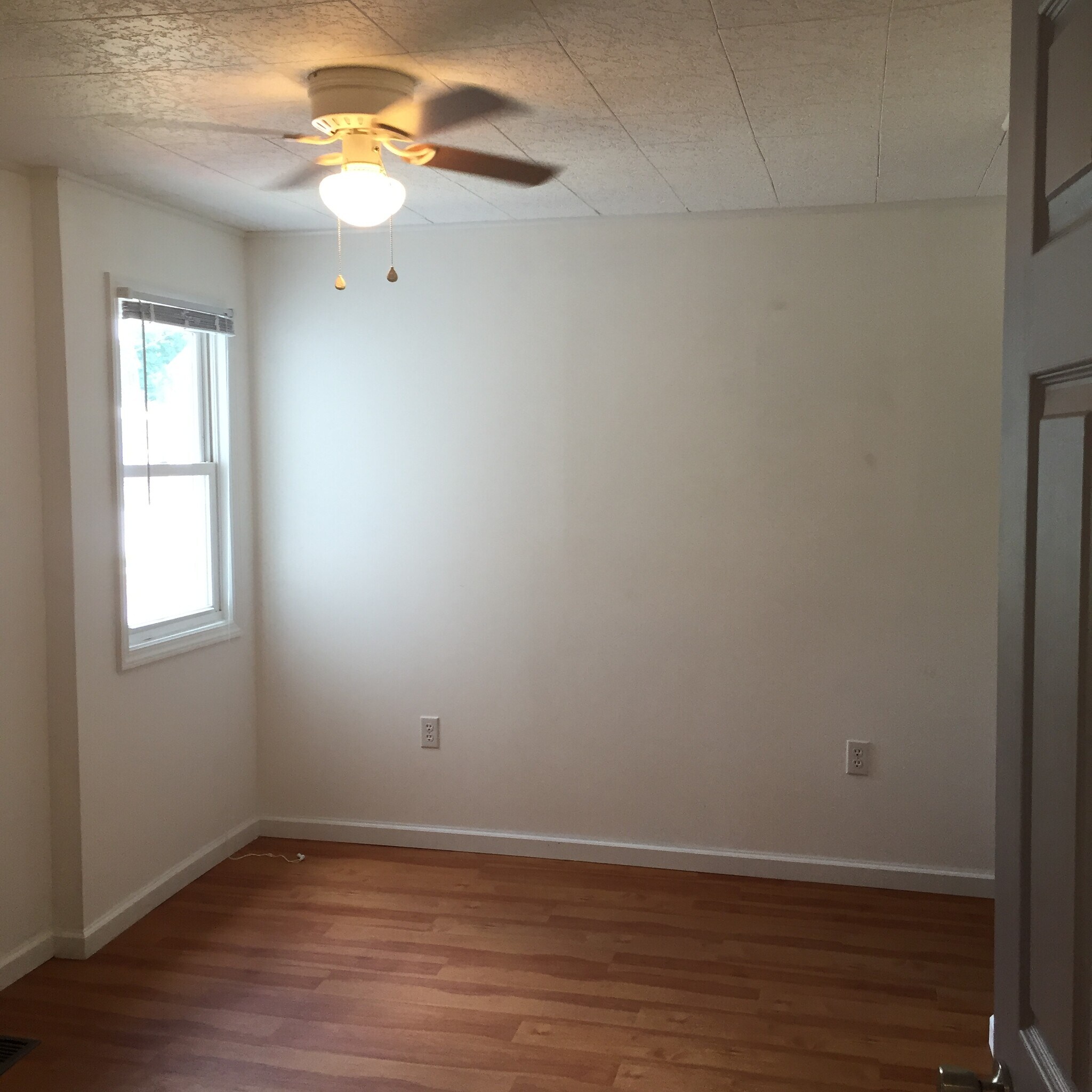 Bedroom-2 - 125 E Walnut Ave