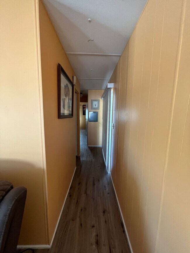 Building Photo - FURNISHED WINTER RETREAT!
