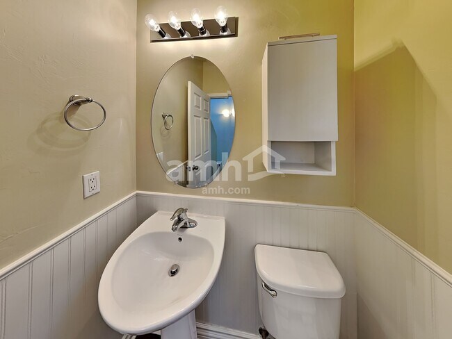 Building Photo - 12951 N Fox Hollow Dr