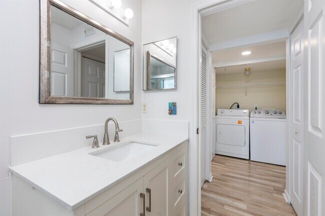 Building Photo - 206 16th St