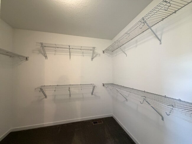 Building Photo - Gorgeous three Bedroom Home in Reunion with Private Office, Loft & Chef’s Kitchen!