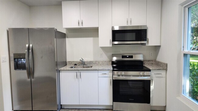 Building Photo - 2703 Ave G