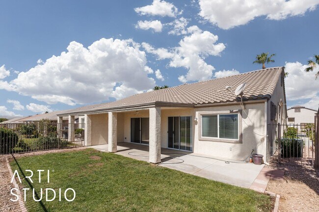 Building Photo - ***Sunset Greens 3 Bedroom 2 Bath Unfurnis...