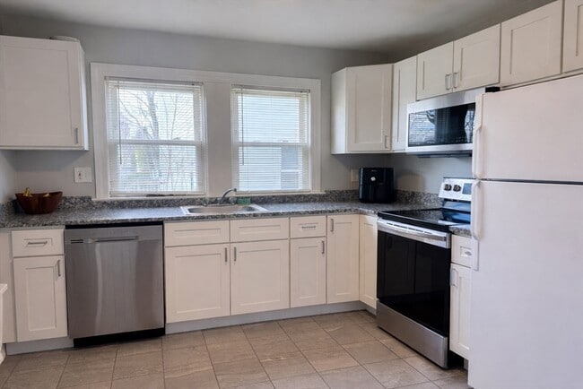 Building Photo - 76 Prospect St