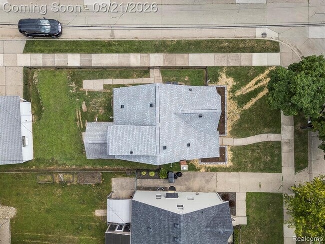 Building Photo - 1027 S Wilson Ave