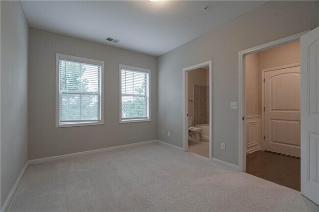 Building Photo - 416 Montclair Ct