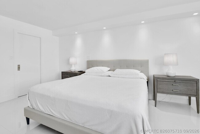 Building Photo - 550 S Ocean Blvd