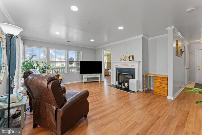 Building Photo - 8099 Lacy Dr
