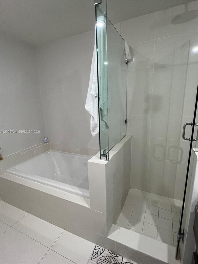 Building Photo - 1100 S Miami Ave