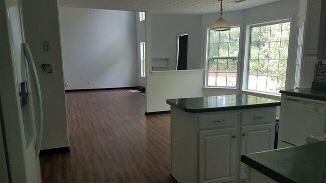 Building Photo - 3000 Havenwood Way