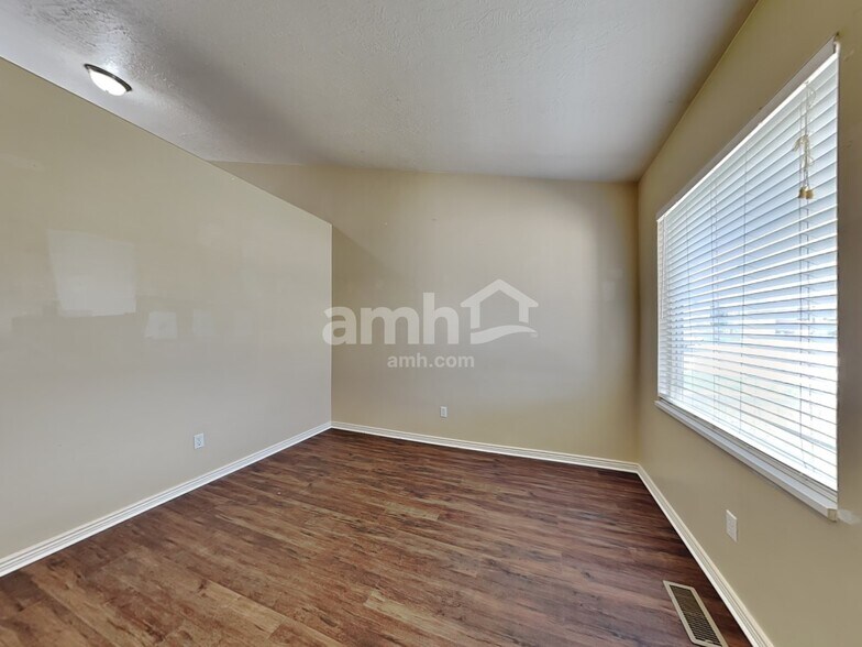 Building Photo - 12563 S Stonebridge Cir