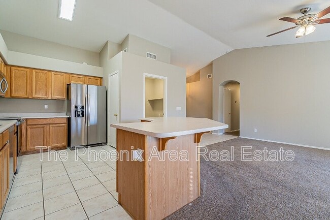 Building Photo - 251 W Windsor Dr