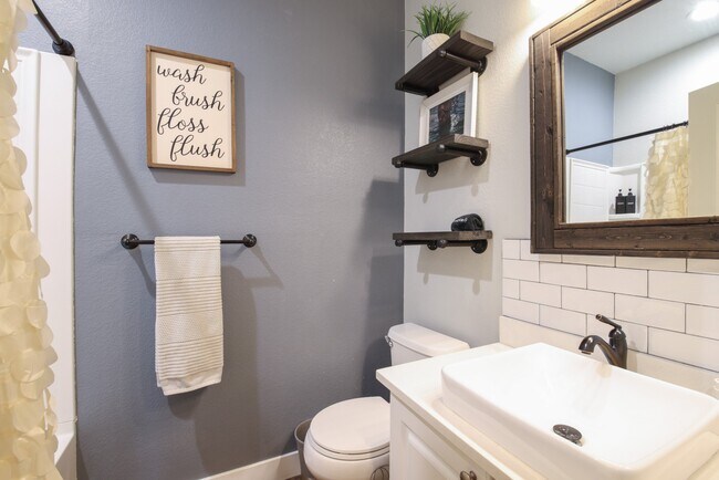 Building Photo - 7444 S 30th Terrace