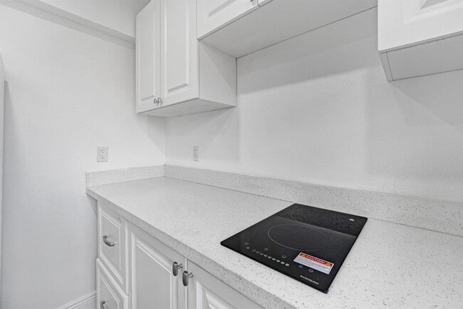 Building Photo - $1,995 435 NW 82ns Terrace Ter #2