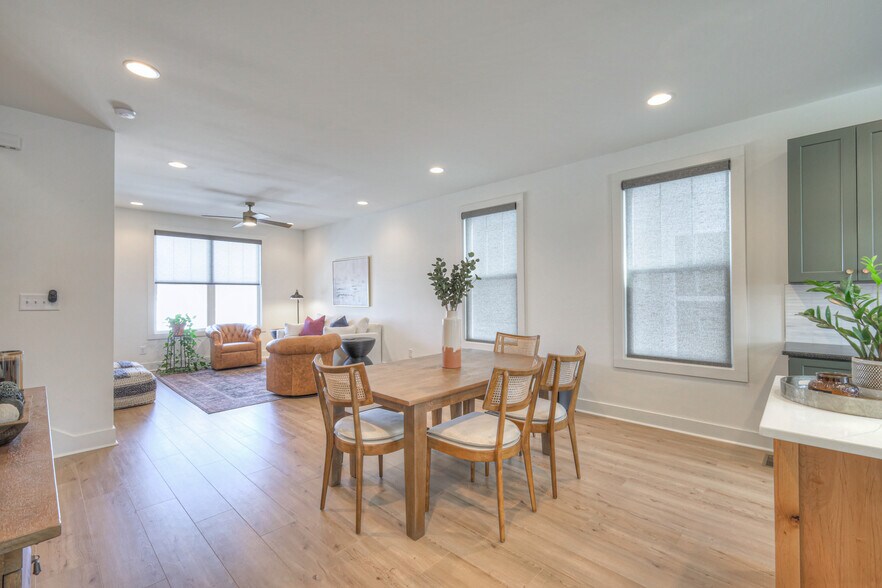 Building Photo - 312 Duke St