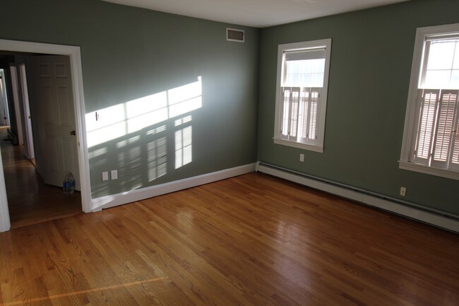 Building Photo - 3.0 bedroom in Cambridge Massachusetts 02139