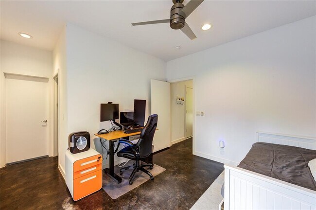 Building Photo - 5109 Larkin St