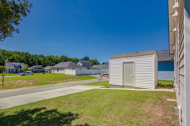 Building Photo - Unique 4BR Home with Private Upstairs Suite & Kitchenette in Georgetown