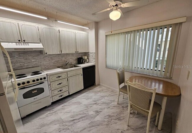 Building Photo - 2211 Belleair Rd