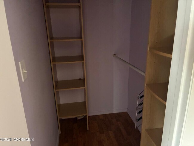 Building Photo - 131 Amberly Dr